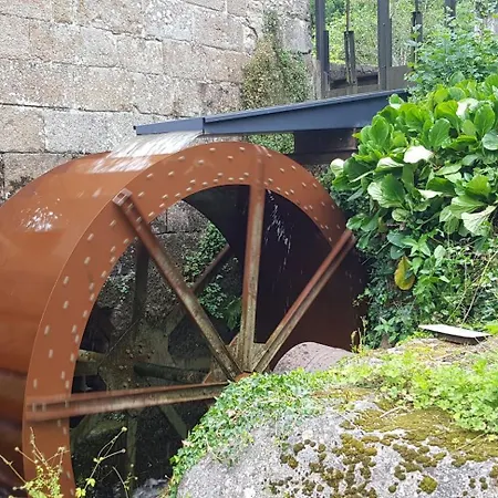 Le Moulin D'airou Au Coeur De La Baie Du Mont Saint Michel